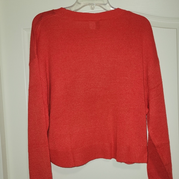 Very cute red H&M sweater! - Picture 3 of 4